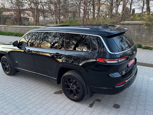 Jeep Grand Cherokee - фото 4