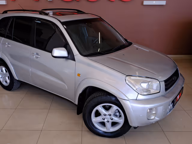 Toyota RAV4 - фото 4
