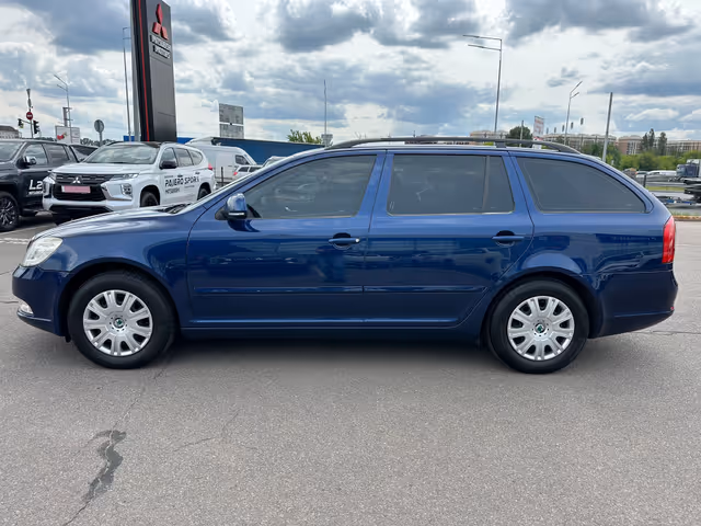 Skoda Octavia - фото 4