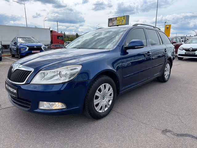 Skoda Octavia - фото 3