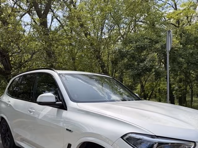 BMW X5 - фото 2