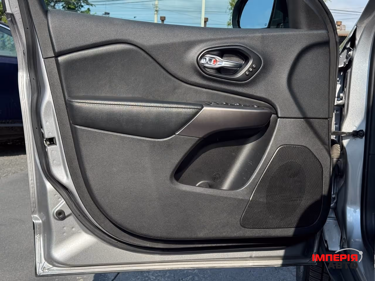 Jeep Cherokee - фото 20