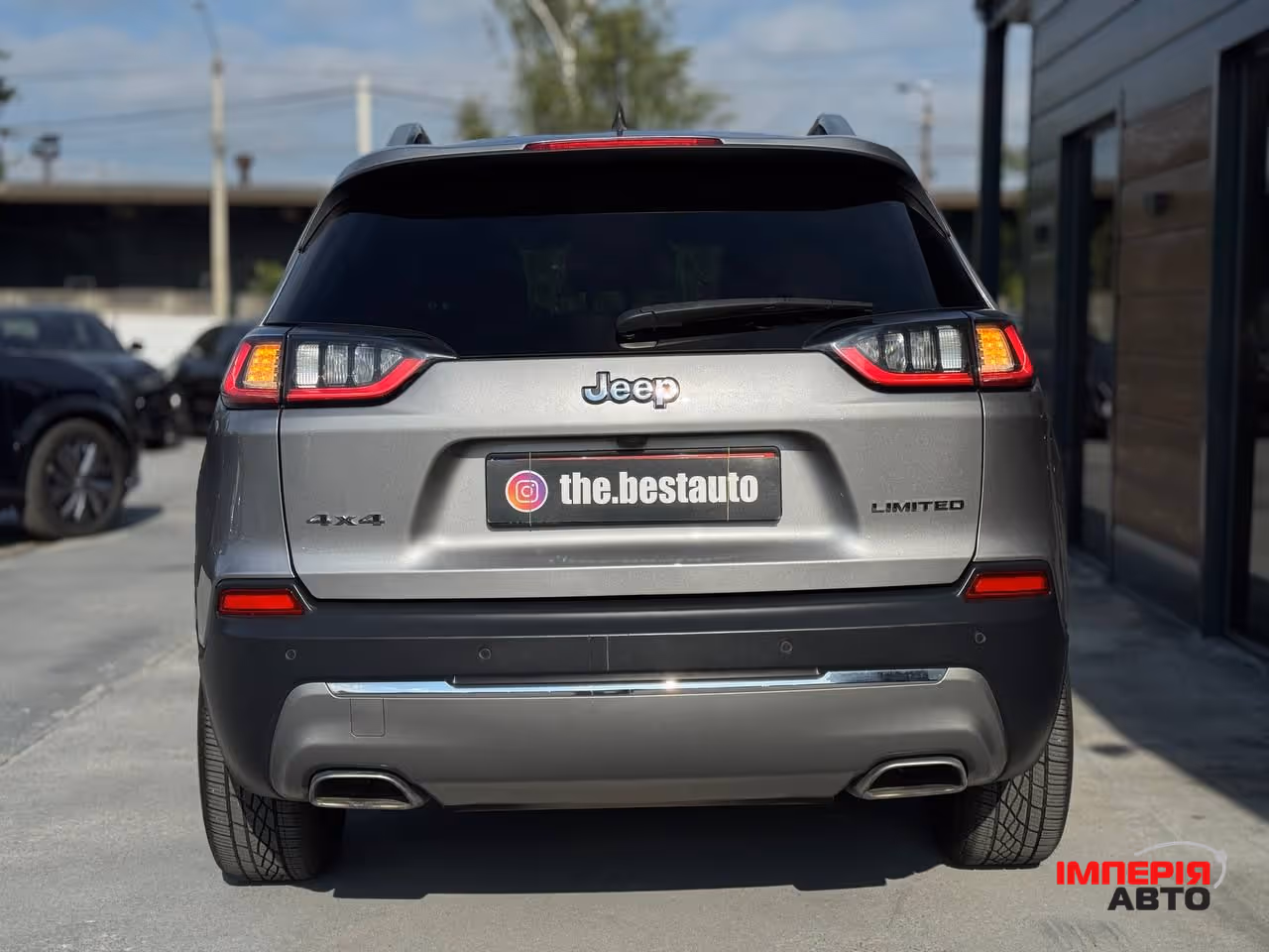 Jeep Cherokee - фото 13