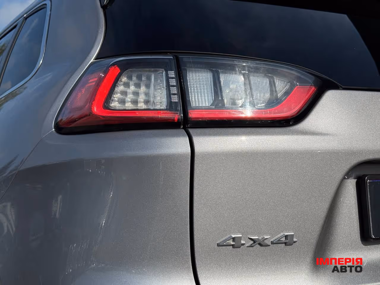 Jeep Cherokee - фото 16