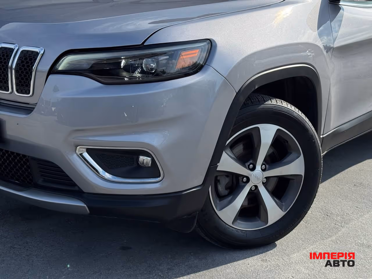 Jeep Cherokee - фото 4