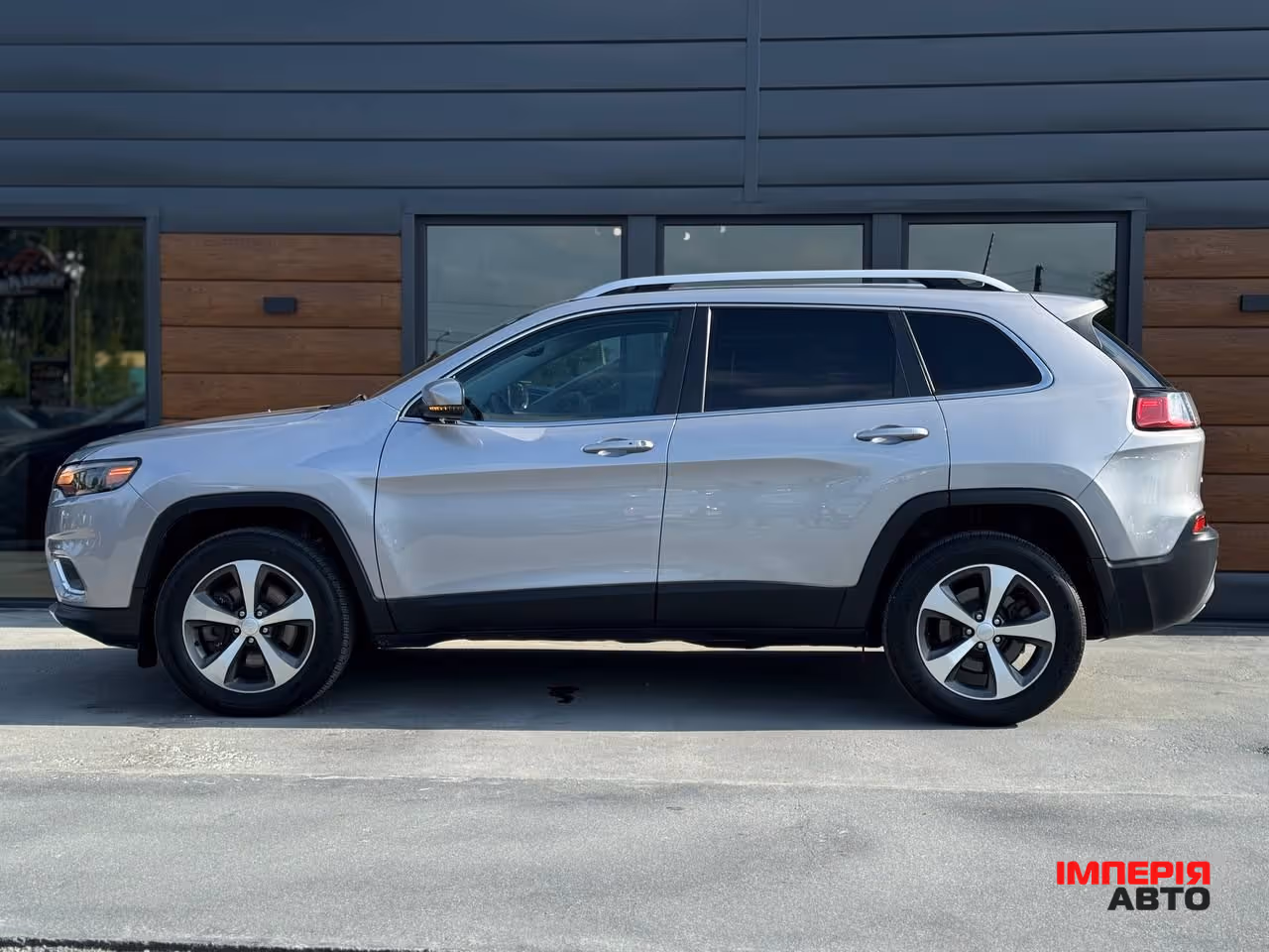 Jeep Cherokee - фото 9