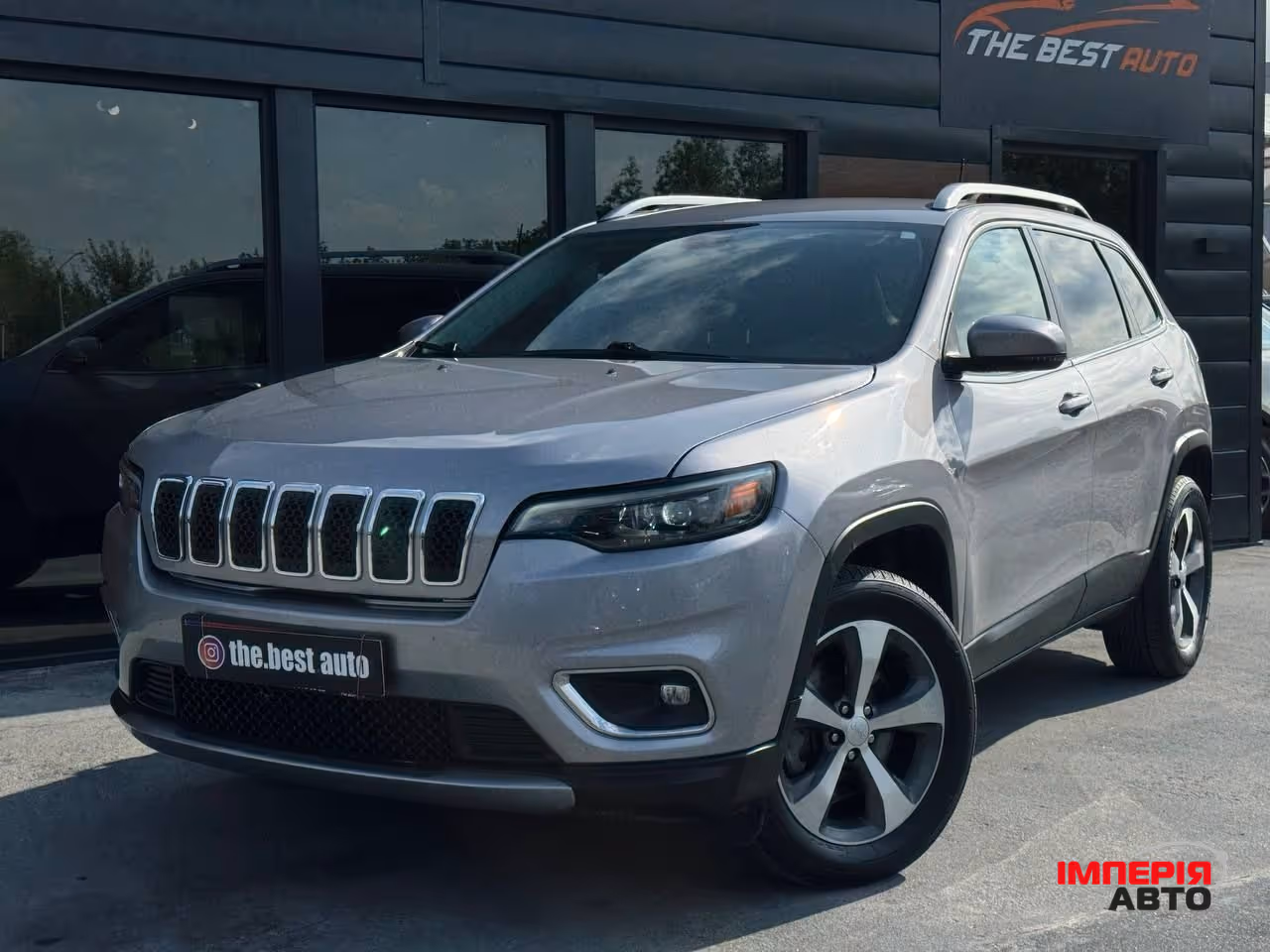 Jeep Cherokee - фото 1