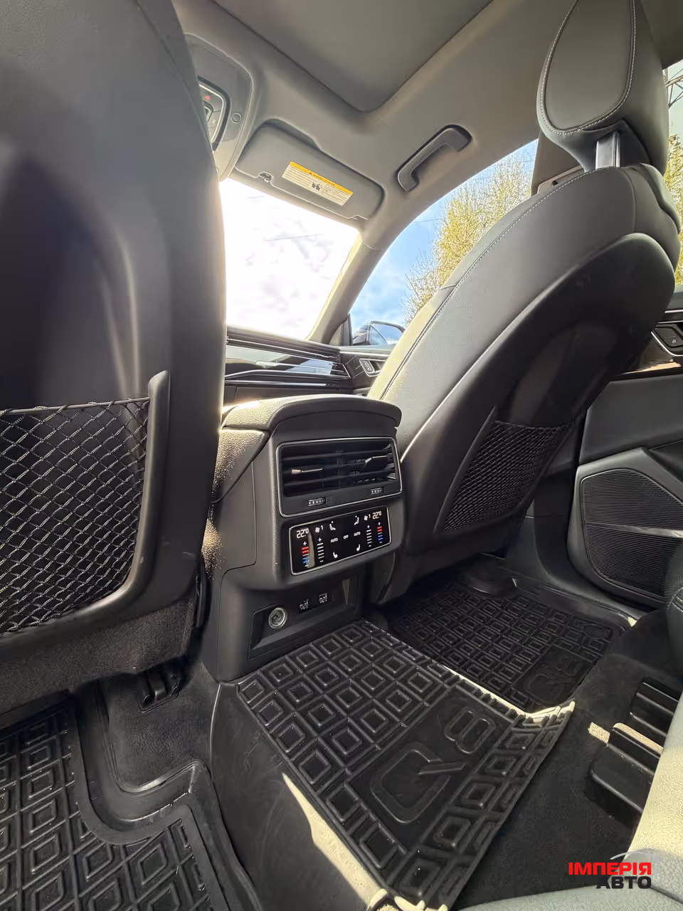 Audi Q8 - фото 19