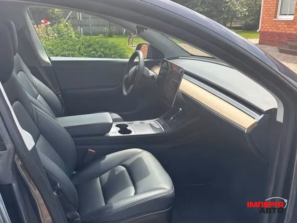 Tesla Model Y - фото 4