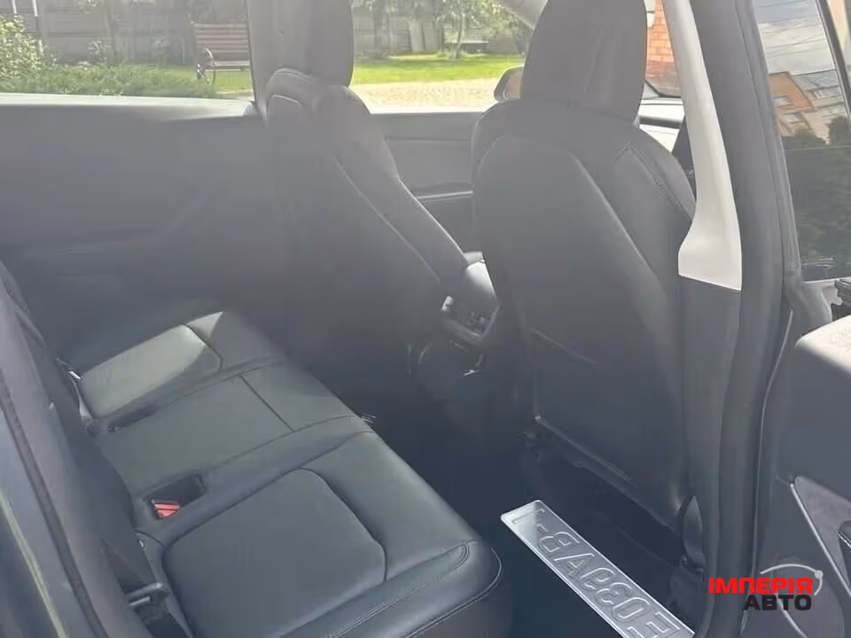 Tesla Model Y - фото 5