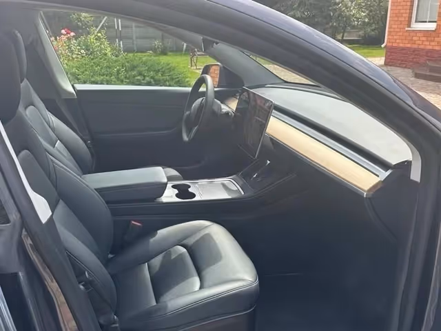 Tesla Model Y - фото 4
