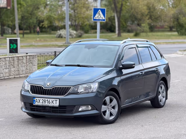 Skoda Fabia - фото 2