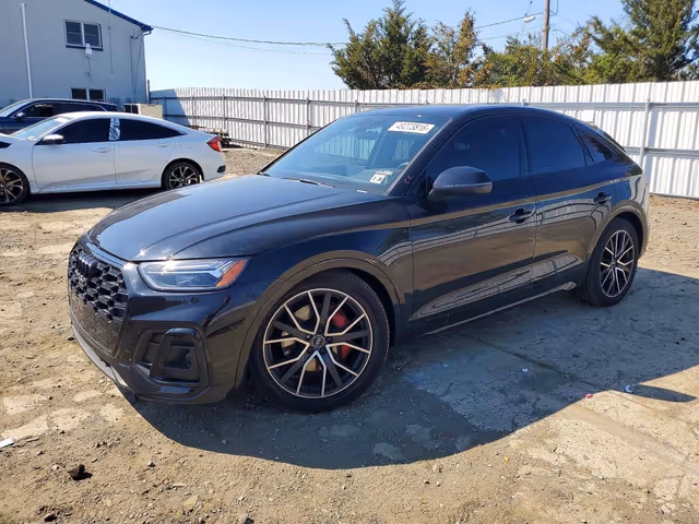 Audi SQ5 - фото 1