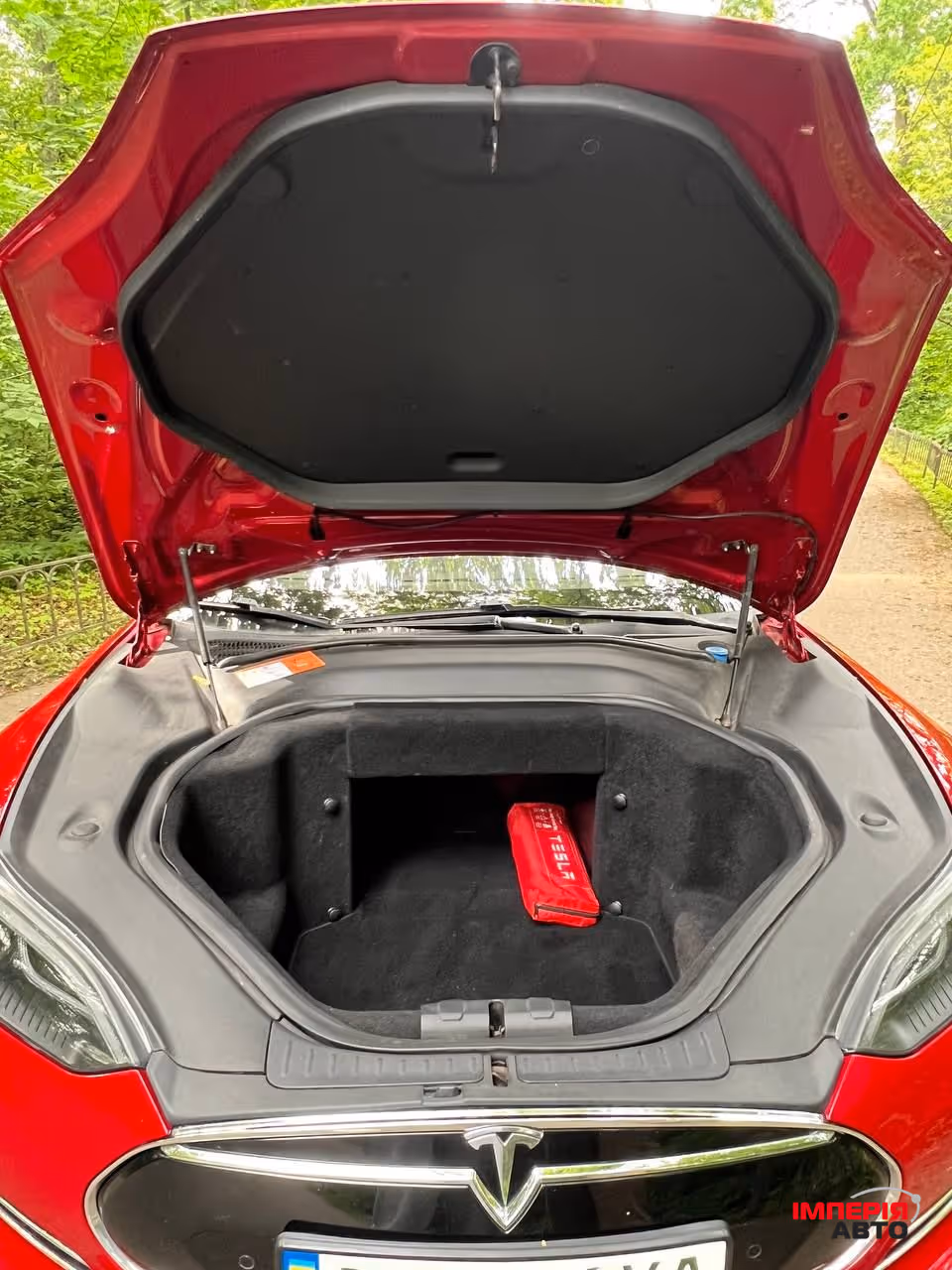 Tesla Model S - фото 8