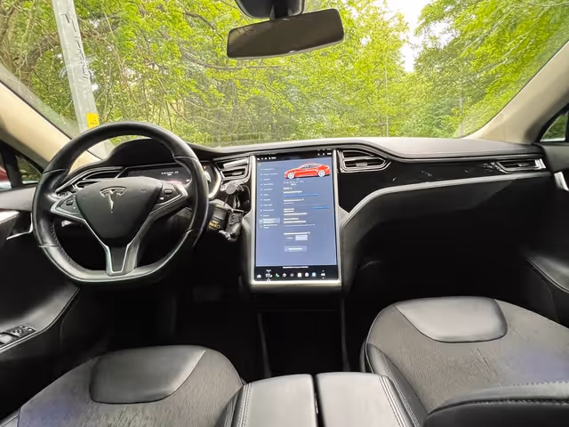 Tesla Model S - фото 5