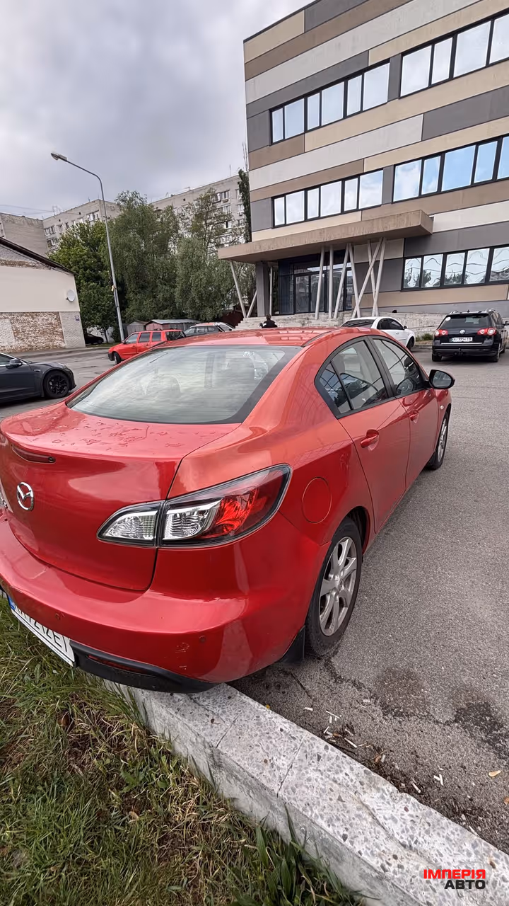 Mazda 3 - фото 5