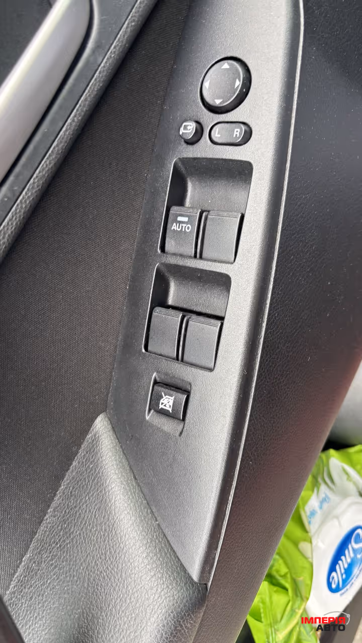 Mazda 3 - фото 12