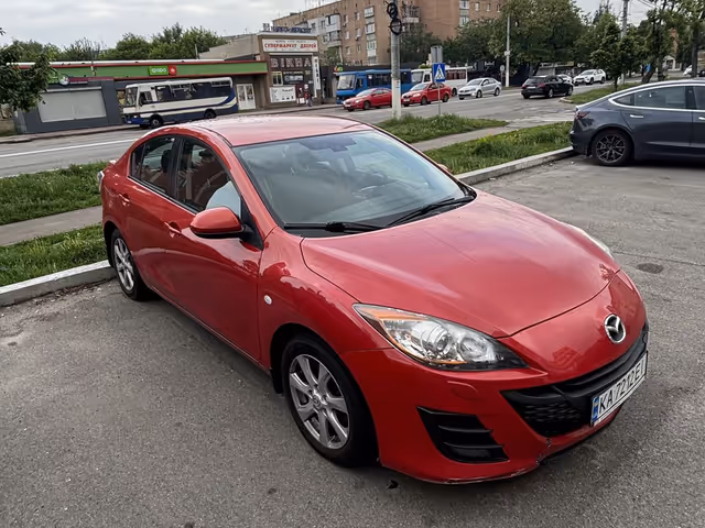 Mazda 3 - фото 4