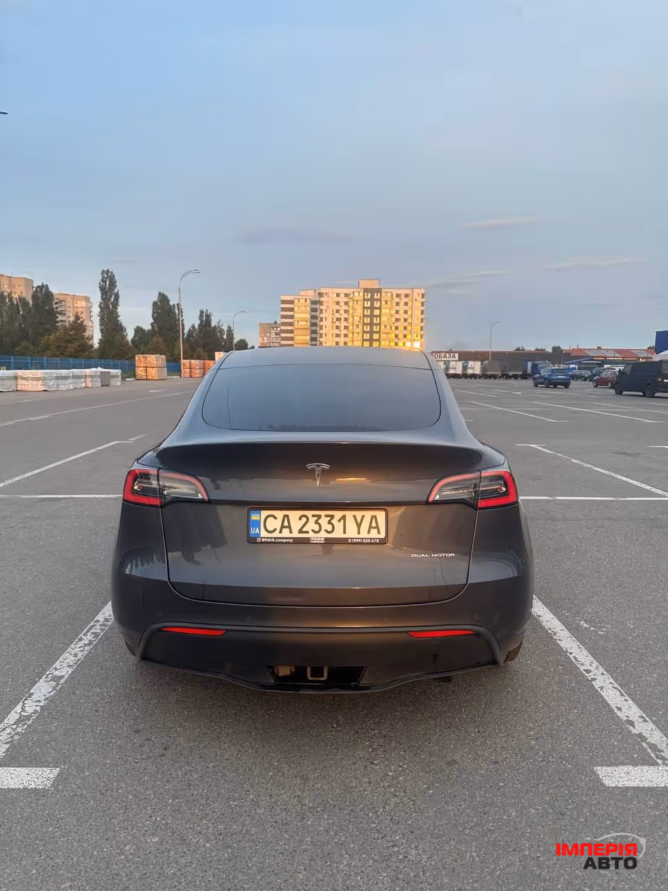 Tesla Model Y - фото 8