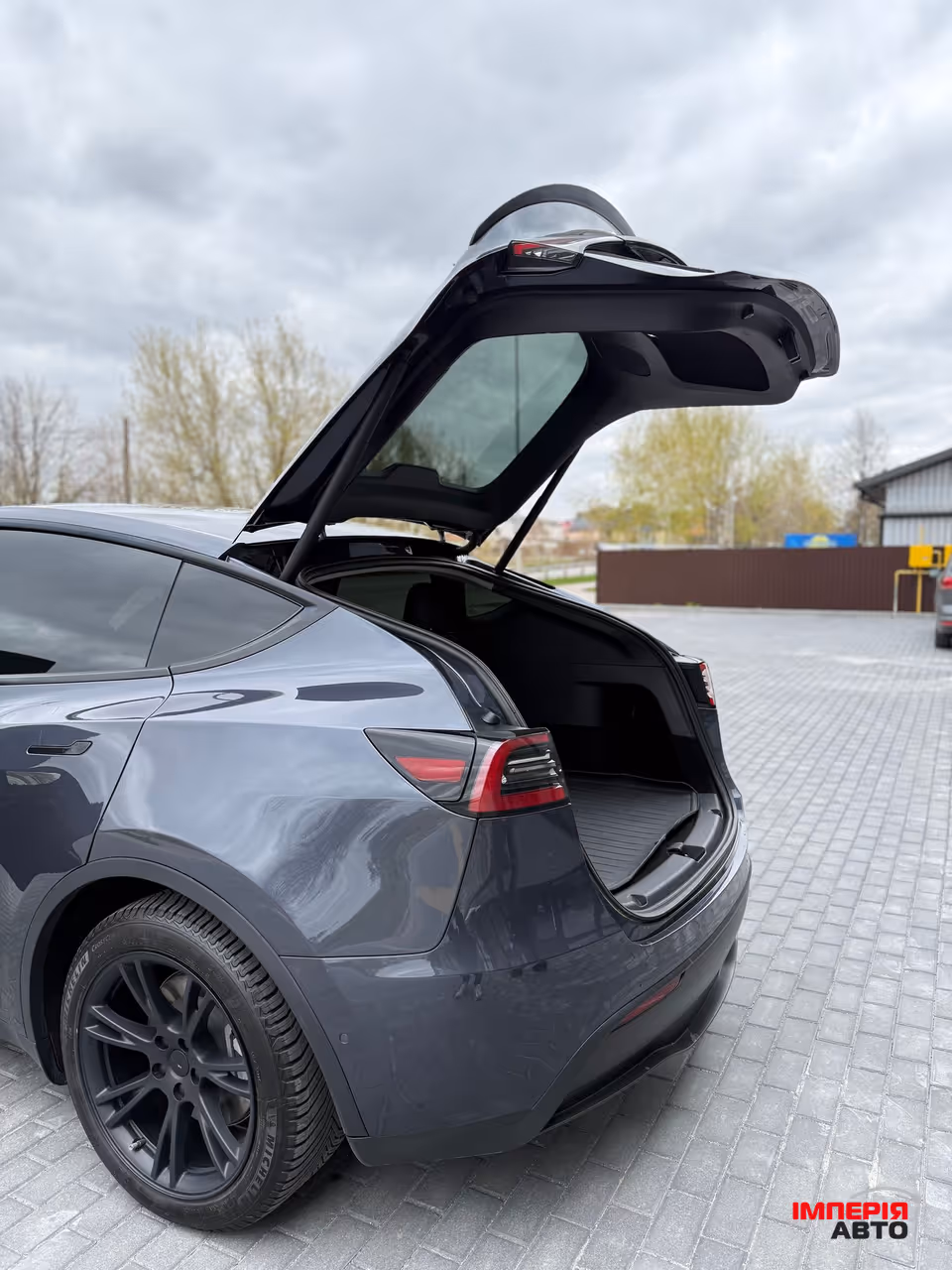 Tesla Model Y - фото 19