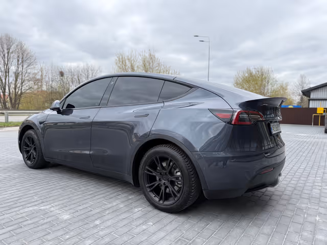Tesla Model Y - фото 5