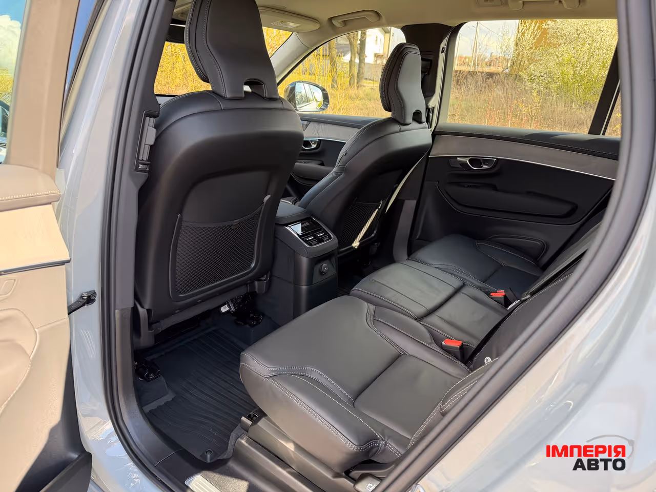 Volvo XC90 - фото 8