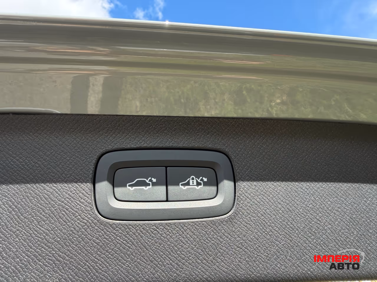 Volvo XC90 - фото 12