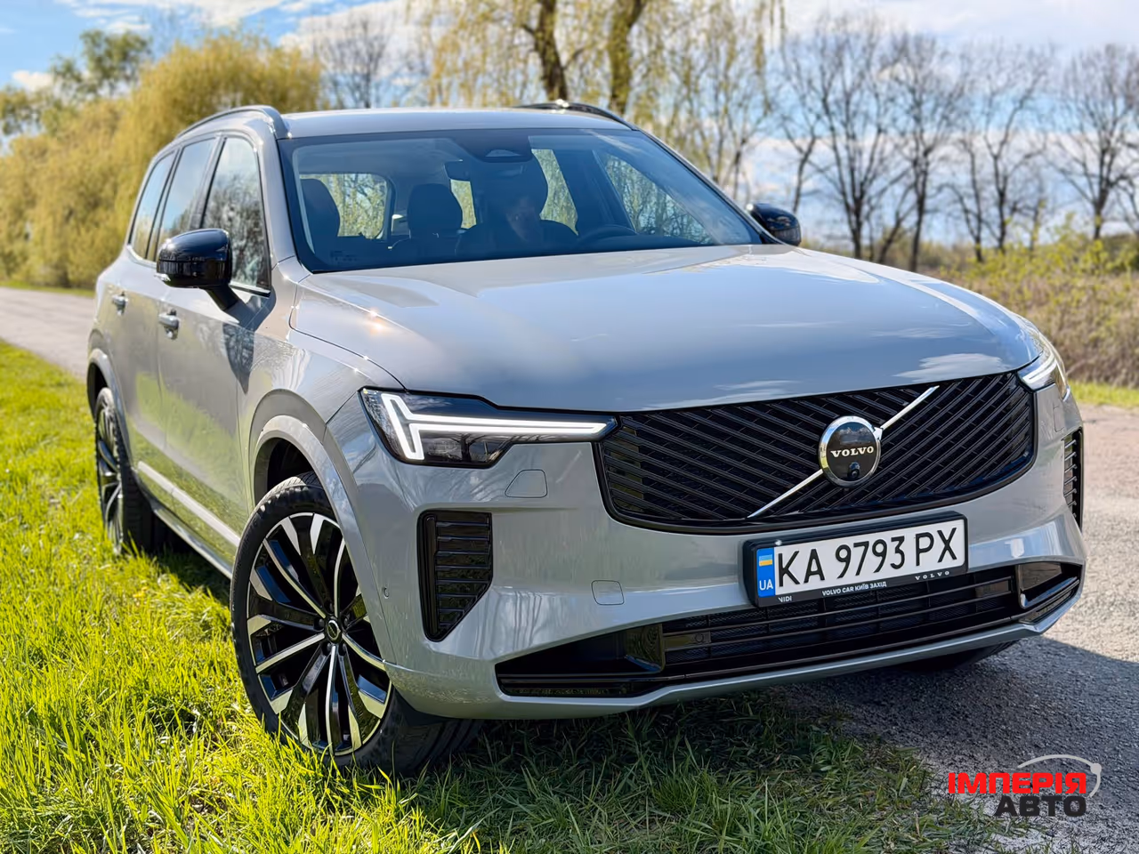 Volvo XC90 - фото 1