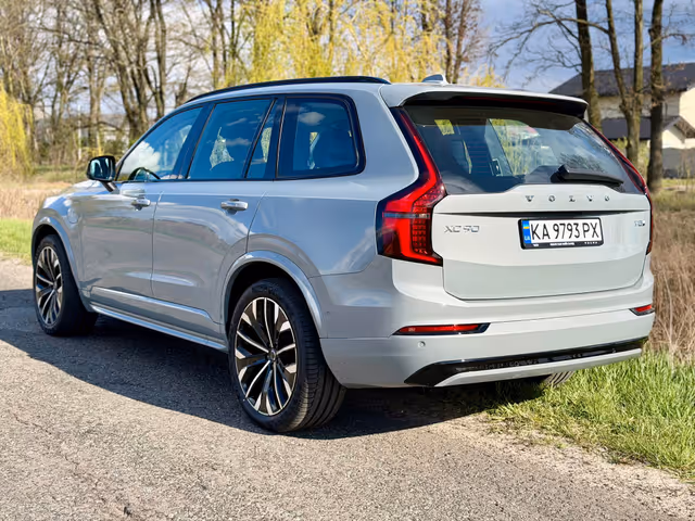 Volvo XC90 - фото 5