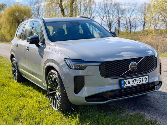 Volvo XC90 - фото 3