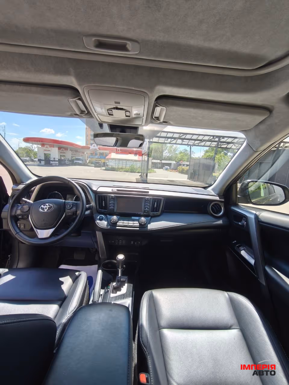 Toyota RAV4 - фото 2