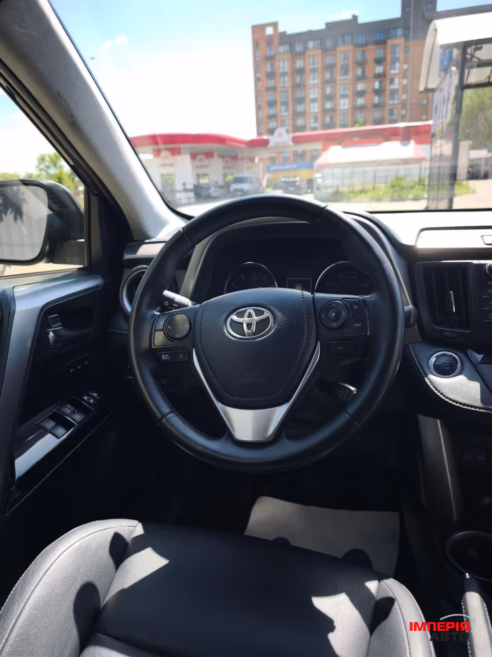 Toyota RAV4 - фото 10