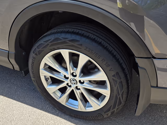Toyota RAV4 - фото 3