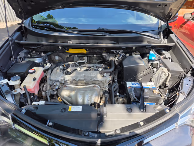Toyota RAV4 - фото 4