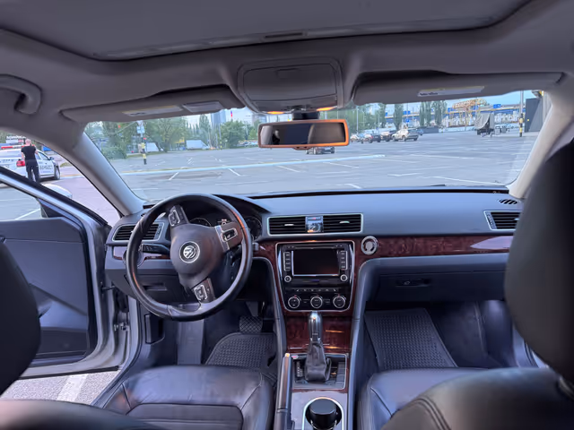 Volkswagen Passat - фото 4