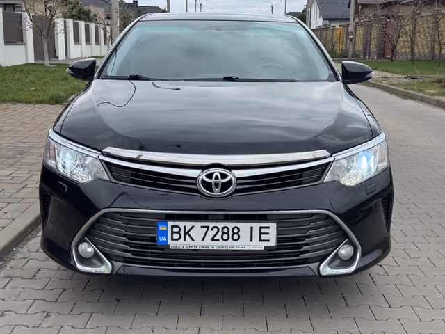 Toyota Camry - фото 3