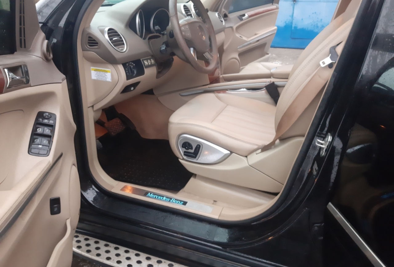 Mercedes-Benz M-Класс - фото 16