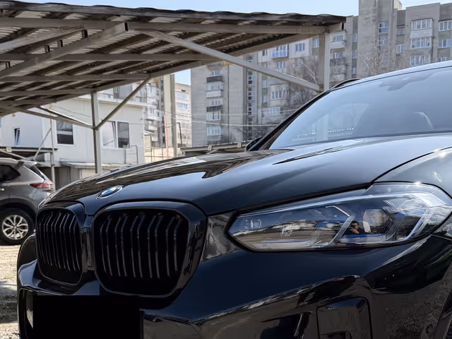 BMW X3 - фото 1