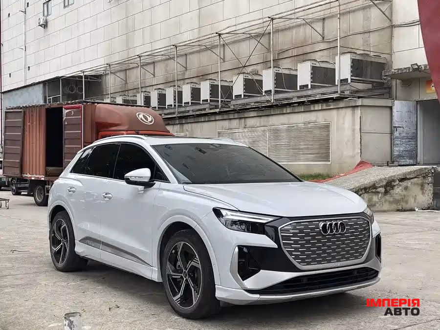 Audi Q4 e-tron - фото 1