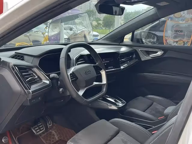 Audi Q4 e-tron - фото 5