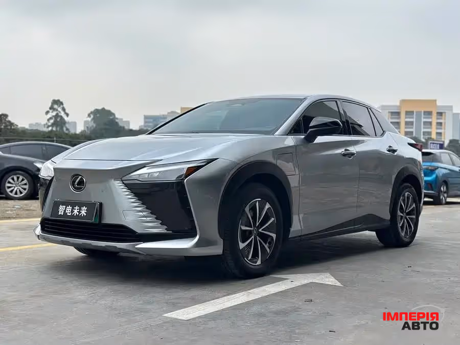 Lexus RZ - фото 1