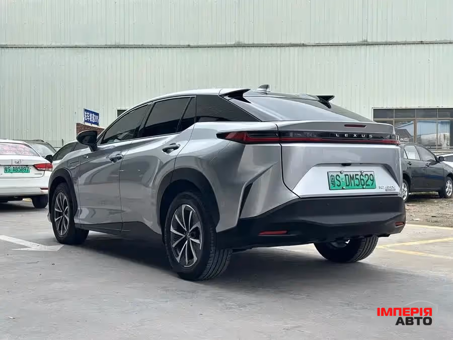 Lexus RZ - фото 3
