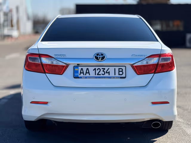 Toyota Camry - фото 4
