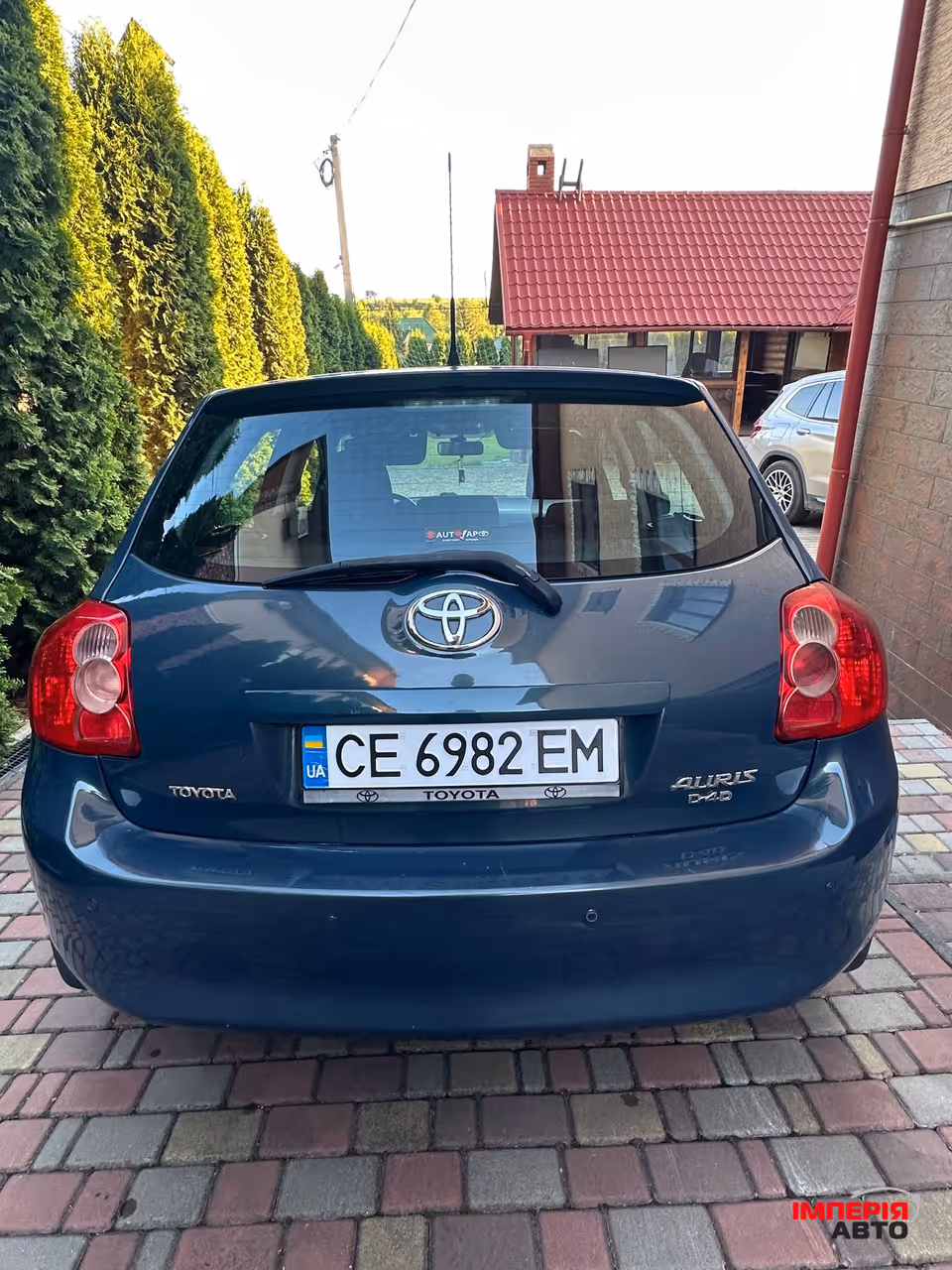 Toyota Auris - фото 5