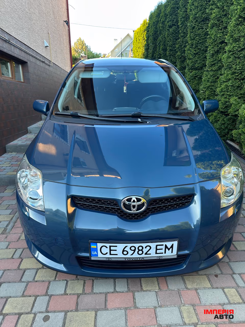 Toyota Auris - фото 2