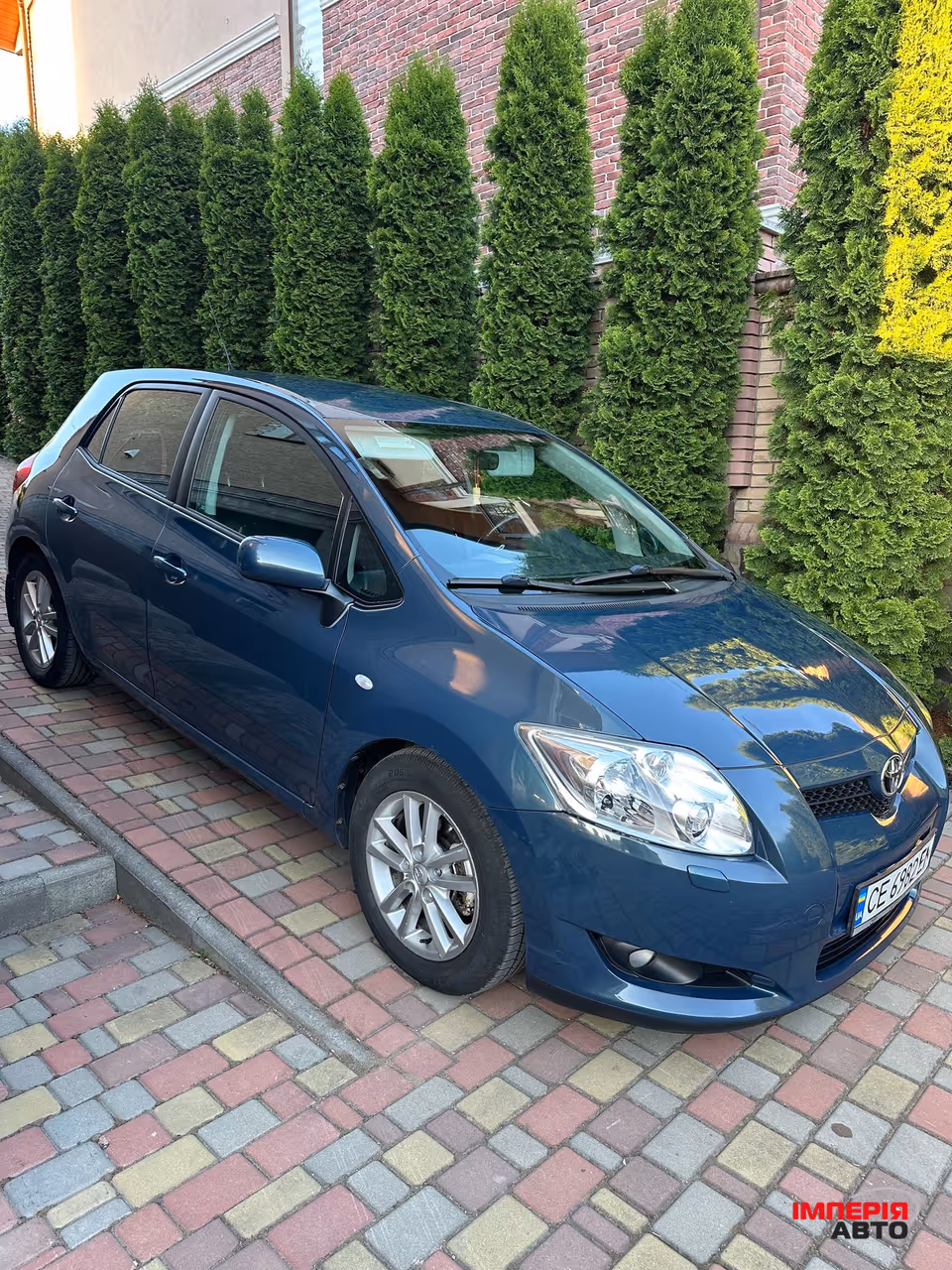 Toyota Auris - фото 1