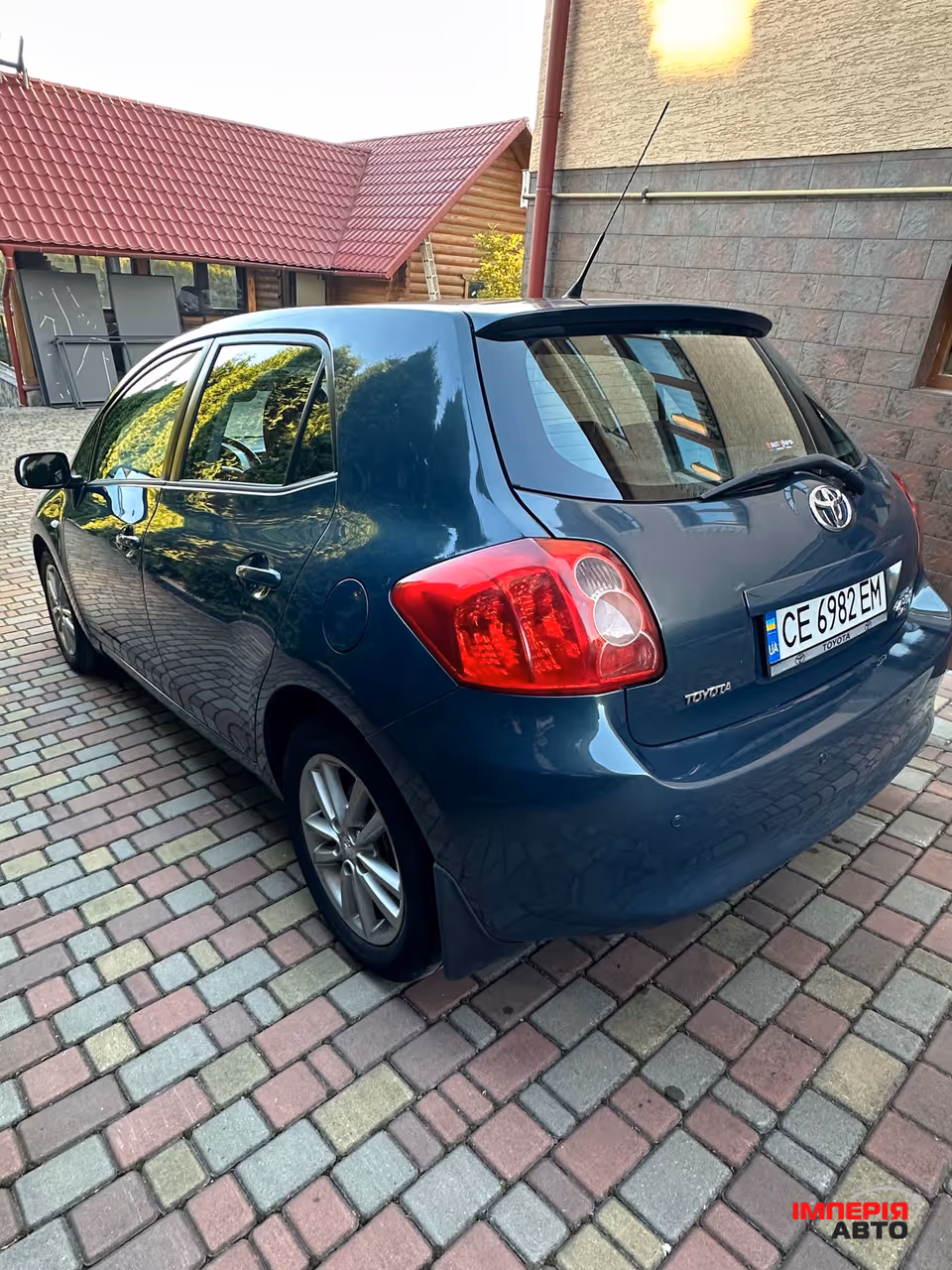 Toyota Auris - фото 4