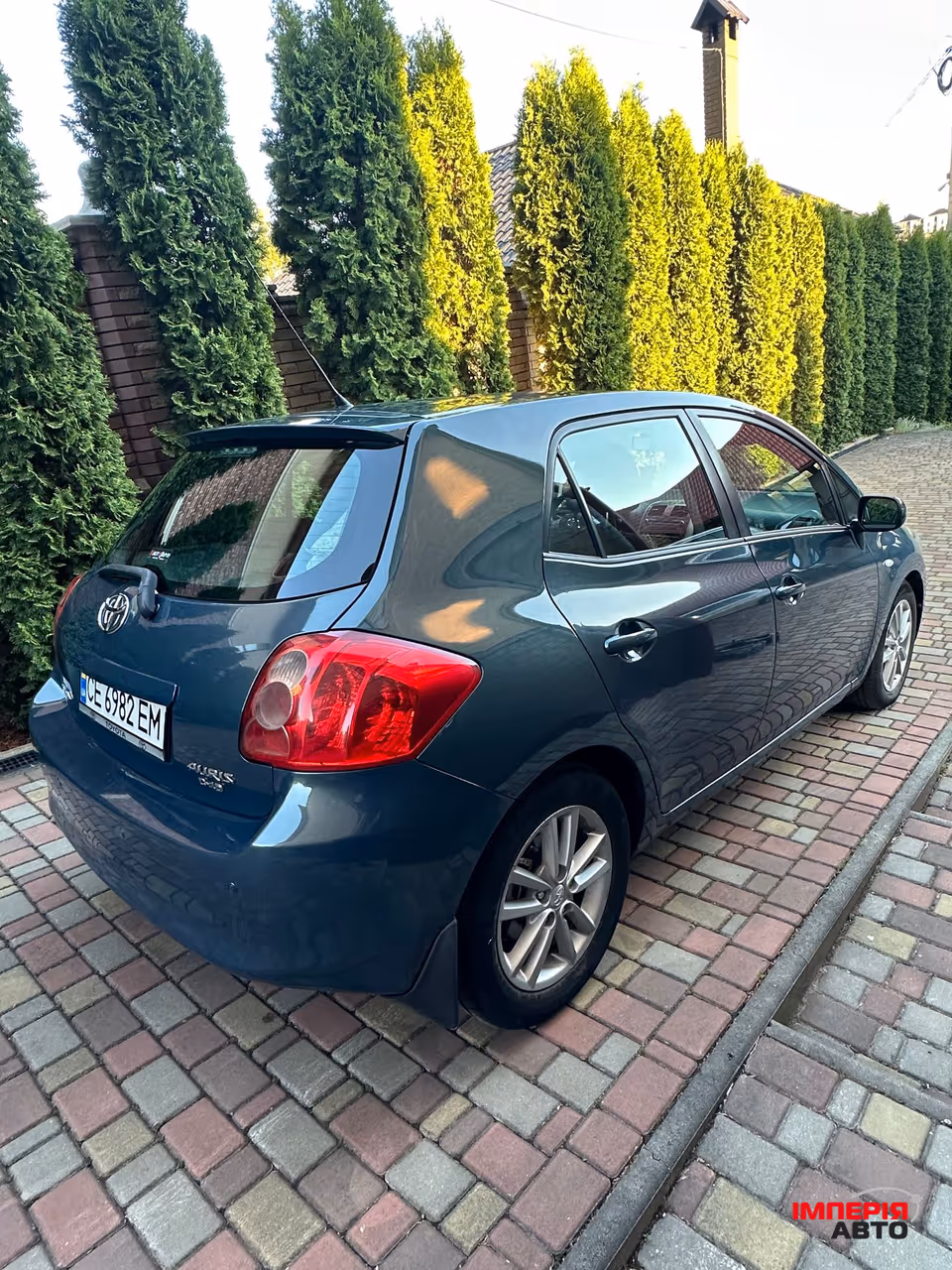 Toyota Auris - фото 3