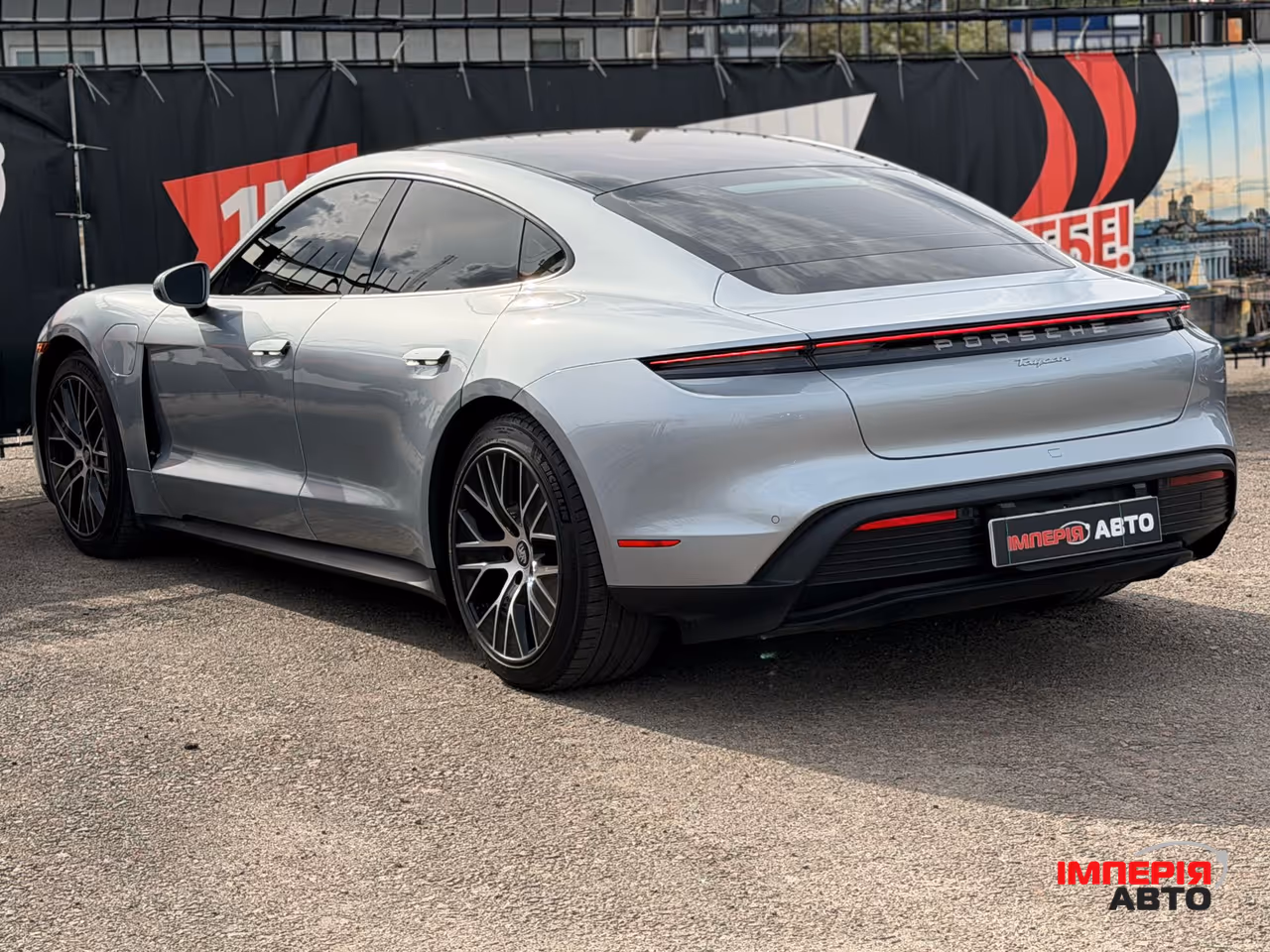 Porsche Taycan - фото 6
