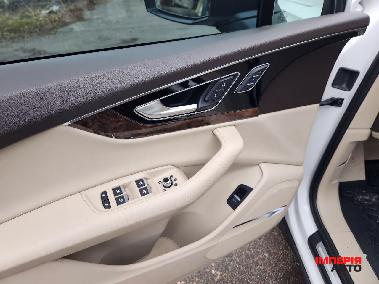 Audi Q7 - фото 10